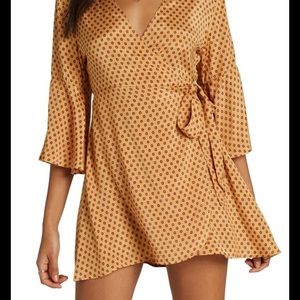NWT Billabong Wrap Dress